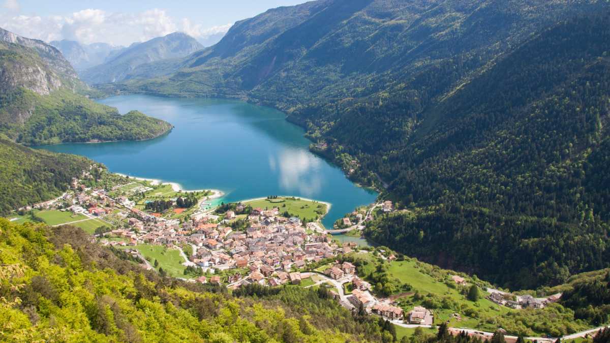 Cosa Vedere all'Altopiano della Paganella: Un Viaggio tra Natura e Storia