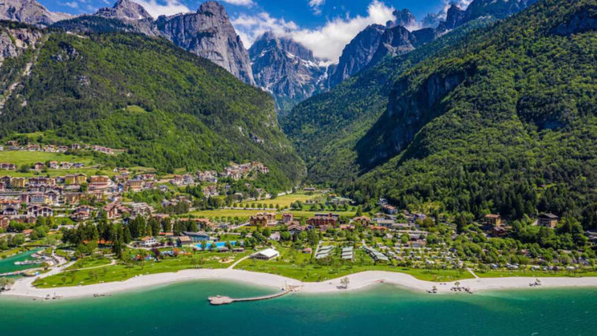 Guida Pratica per Arrivare al Lago di Molveno