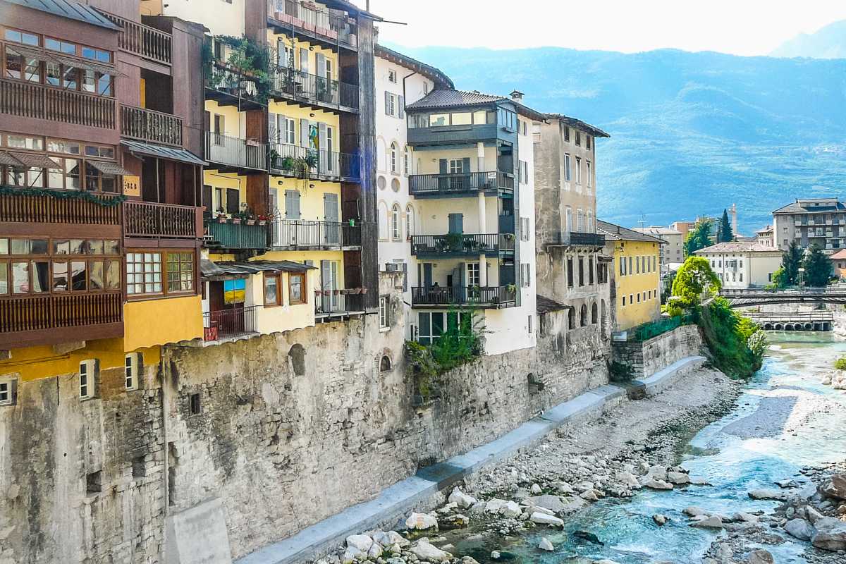 Interno del MART con opere d'arte contemporanea, includi Rovereto